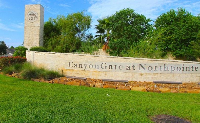 Canyon-Gate-at-Northpointe